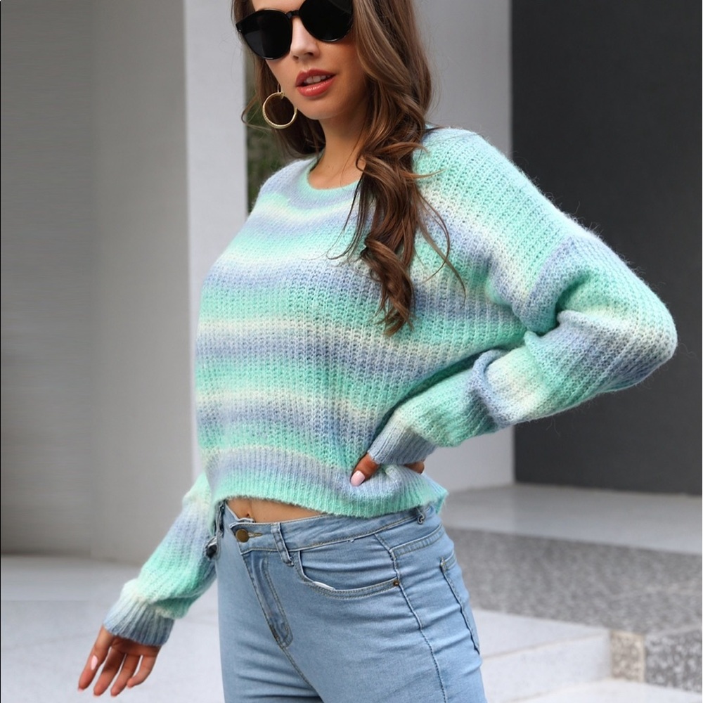 🐠💚Ombré Lace Up Back Crop Sweater🐠💙NWT~xs